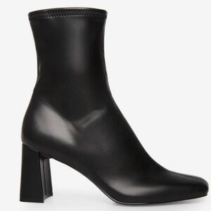 STEVE MADDEN Hush Ankle Boots in Black